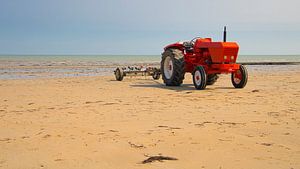 Tractor op het strand