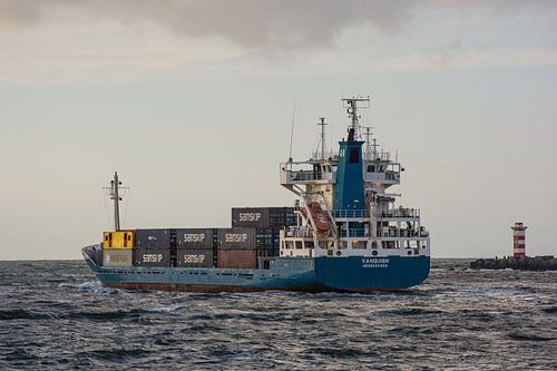 Containerschip onderweg naar de Noordzee.
