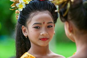 Indonesien, Junge traditionelle Balinesische Tänzer