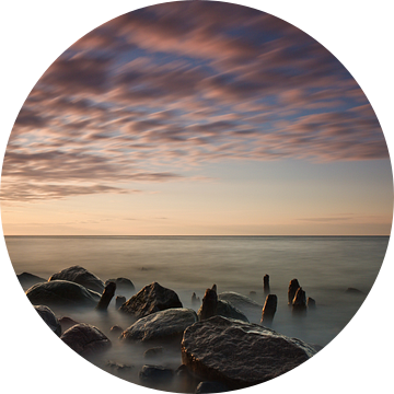 Stenen aan de kust van de Oostzee van Rico Ködder