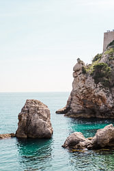 Prachtige rotsen partij aan de Adriatische kust | Dubrovnik, Kroatie
