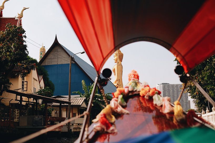 Chao Phraya river with Buddha | Bangkok by Manoëlle Maijs