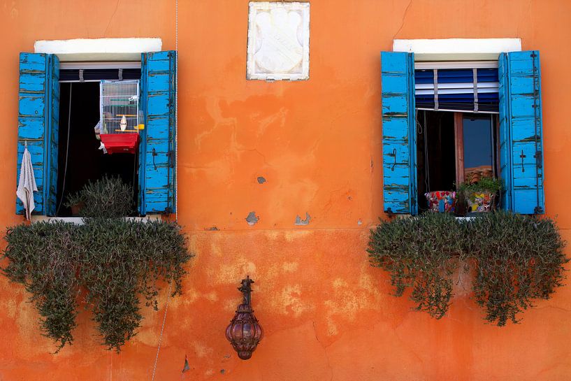 VENICE BURANO colourful houses and windows - the birdcage by Bernd Hoyen