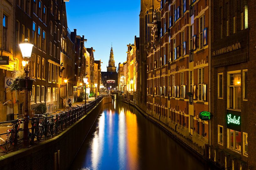 Night view Oudezijds Kolk in Amsterdam by Anton de Zeeuw