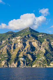 Côte méditerranéenne près d'Amalfi, sur la côte amalfitaine, en Italie