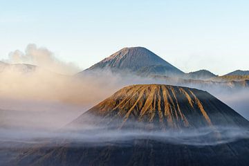 Morgenlicht am Vulkan Mt. Bromo von Ralf Lehmann