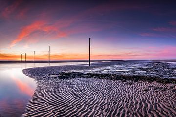 Strand bij Sankt Peter Ording bij zonsondergang. van Voss Fine Art Fotografie