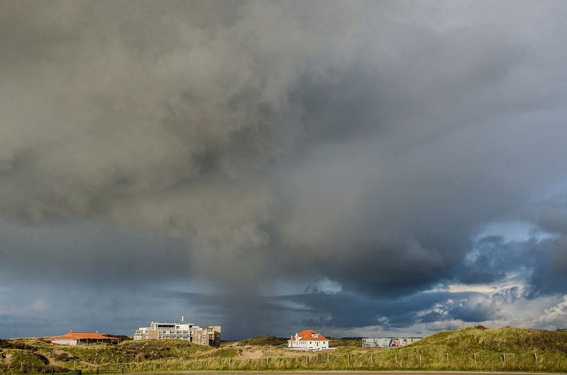 Tempête sur le chemin de Wijk aan Zee par Yvonne van der Meij