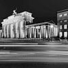 Berlin - Porte de Brandebourg dans la nuit sur Frank Herrmann