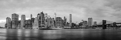 New York Skyline Panorama 2, schwarzweiss