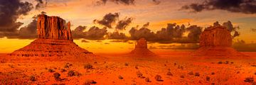 Bezauberndes Monument Valley am Abend von Melanie Viola
