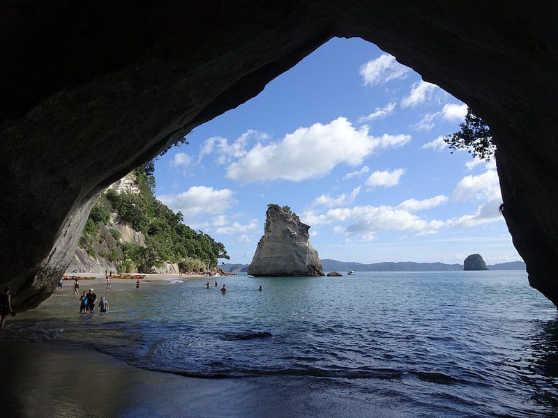 Cathedral Cave Nieuw-Zeeland  by Anne Groenendaal
