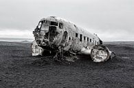 Plane wreck Iceland by Menno Schaefer thumbnail