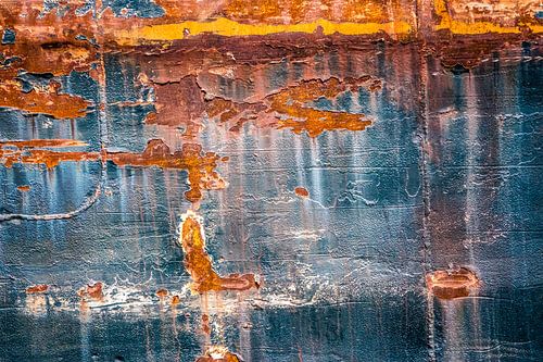 Rusty abstract II by Leo Luijten
