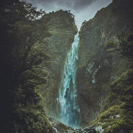 waterfall new zealand by Gwenn klabbers