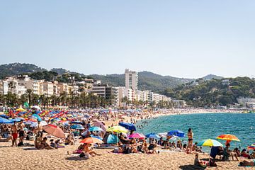 Beach of Lloret de mar by Ryan van Pelt
