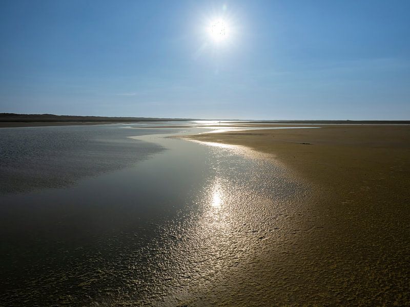 sun over mud north sea with bright sun by Hans Hut