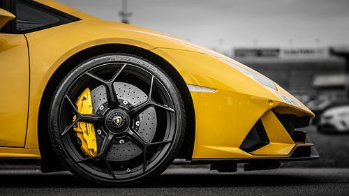 Lamborghini detail voorkant geel/zwart