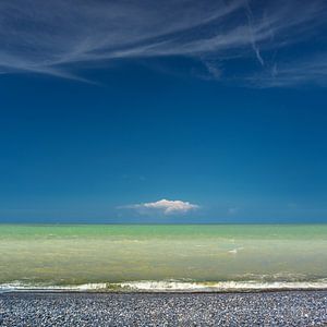 All quiet at the beach van Ruud Peters