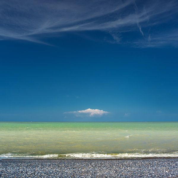 All quiet at the beach by Ruud Peters