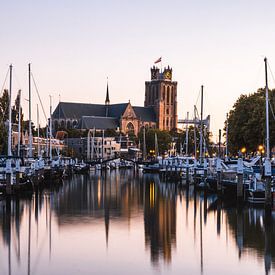 Blick auf die große Kirche in Dordrecht von Duane Wemmers