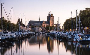 Blick auf die große Kirche in Dordrecht von Duane Wemmers