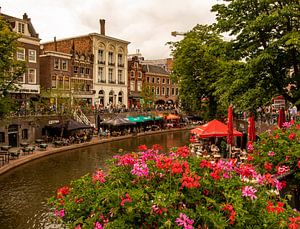 Utrecht Oudegracht op een mooie dag van Marjolein van Middelkoop