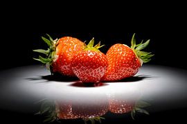 Erdbeeren im Rampenlicht von Boudewijn Duyster