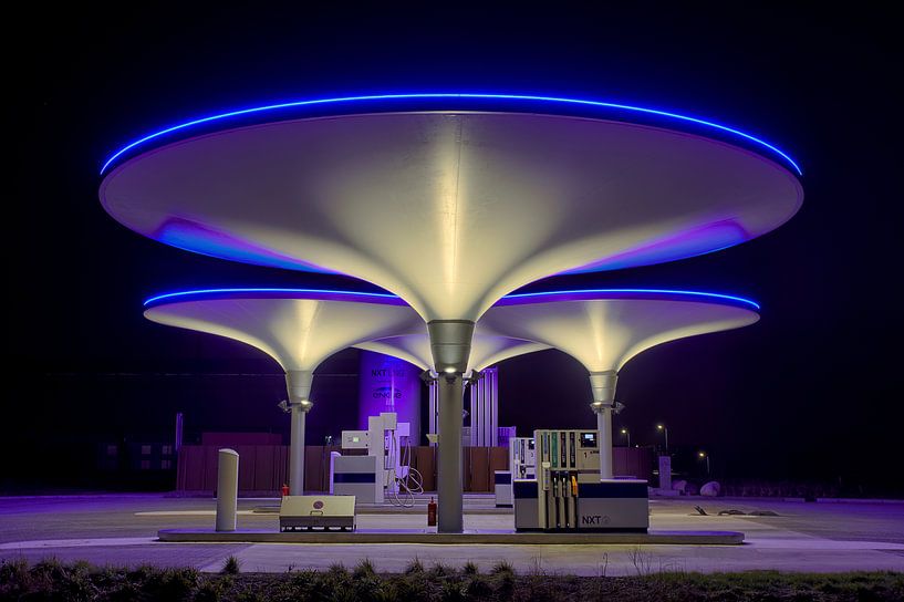 Tankstelle NXT im farbe von Peter Bolman