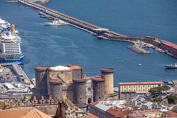 Napels - Castel Nuovo en haven van t.ART