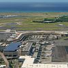 Luftaufnahme des Honolulu International Airport. von Jaap van den Berg