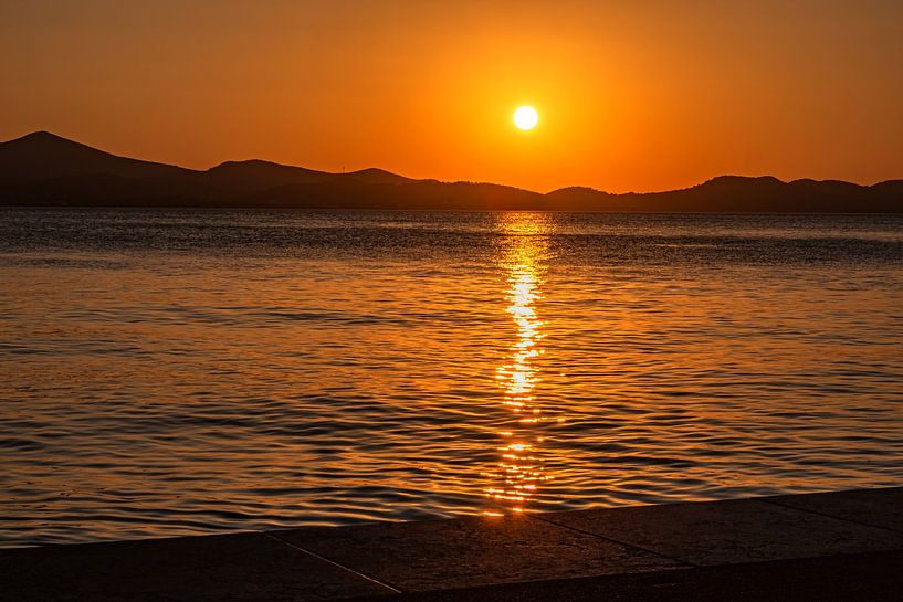 Kroatië : Zonsondergang op het strand van Kalvadore Zadar van Photoart-Naegele