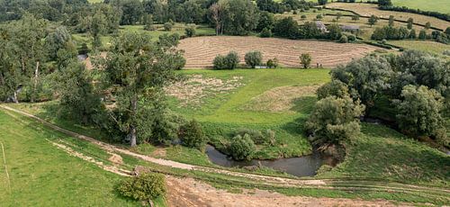 Luchtfoto van de Geul bij Cottessen in Zuid-Limburg