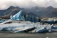 Gletsjermeer in IJsland van Louise Poortvliet thumbnail