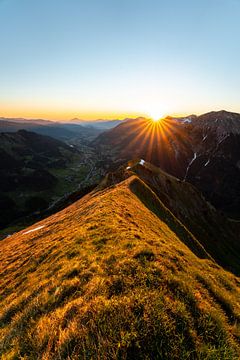 Zonsopgang boven de Allgäuer Alpen van Leo Schindzielorz