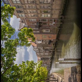 Dordrecht, gracht met huizen van Mariska Asmus