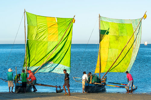 Vissersboot op het strand
