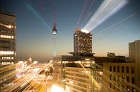 Berlijn - Fernsehturm op Alexanderplatz bij nacht van Bas Ronteltap thumbnail