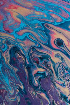Vloeibare kleuren: door elkaar stromende kleuren vloeistoffen van Marjolijn van den Berg