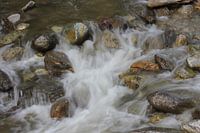 Stromend waterbeekje.