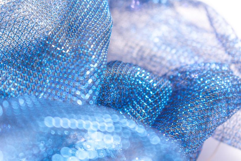 Blaue Netzstruktur im Lichtspiel von Mixed media vector arts