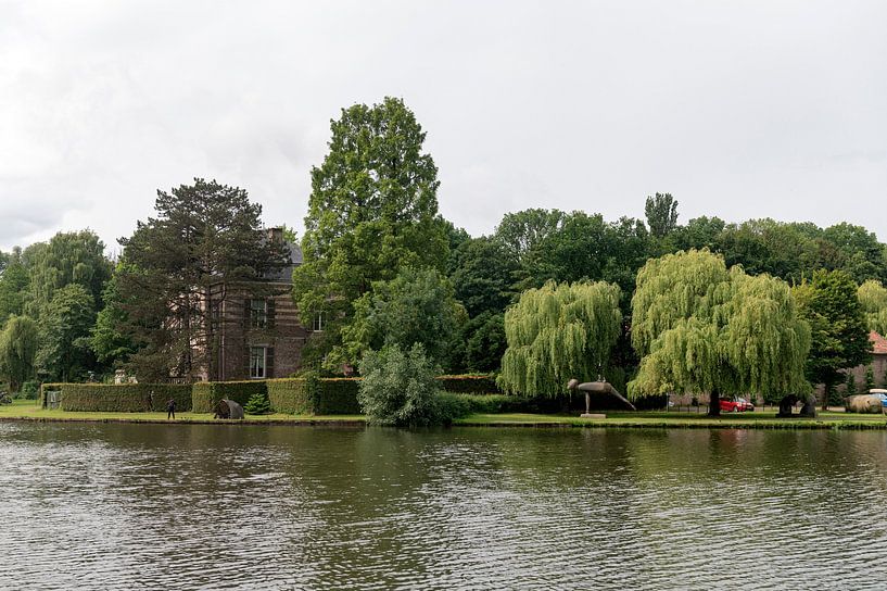 Strijthagen Castle by Richard Wareham