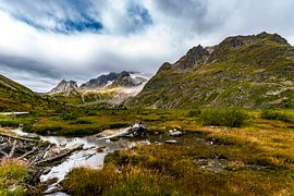Paysage désolé entre les montagnes accidentées près de Courmayeur dans le Val d'Aoste en Italie