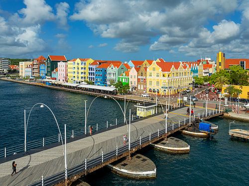 Handelskade en Pontjesbrug Curacao - drone opname