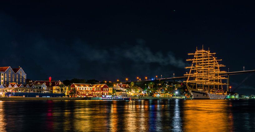 Willemstad bij nacht van Marjon Boerman