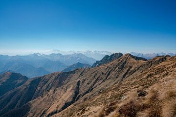 Blick über den Monte Limidario Gridone ins Aostatal von Leo Schindzielorz