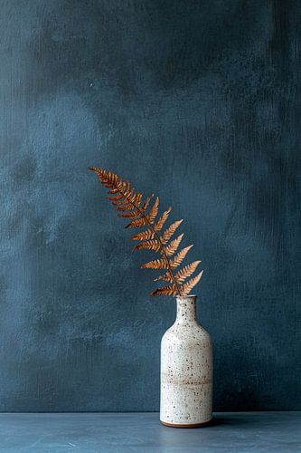 Keramische vaas met droog blad