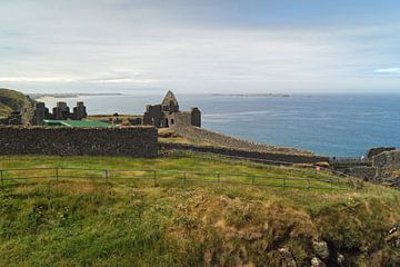 Dunluce Castle is one of the largest ruins of a medieval castle in Ireland. by Babetts Bildergalerie