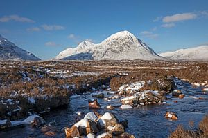 Schnee auf Buachaille Etive Mor; Lochaber; Schottland; Vereinigtes Königreich