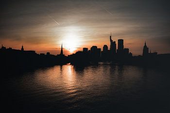 Frankfurt Skyline bei Sonnenuntergang | Fine Art Fotografie | Frankfurt am Main | Deutschland Wandkunst